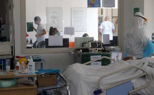 Aumentan los hospitalizados en Cantabria con coronavirus y los pacientes en la UCI