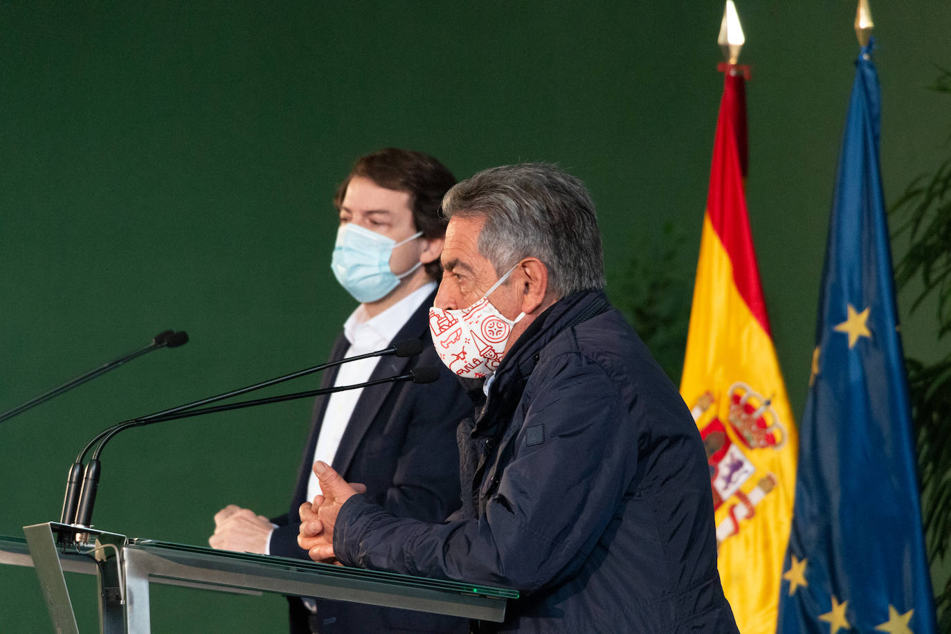 Revilla y Mañueco reivindican el puente de Noguerol y La Engaña en la firma del convenio entre Cantabria y Castilla y León.