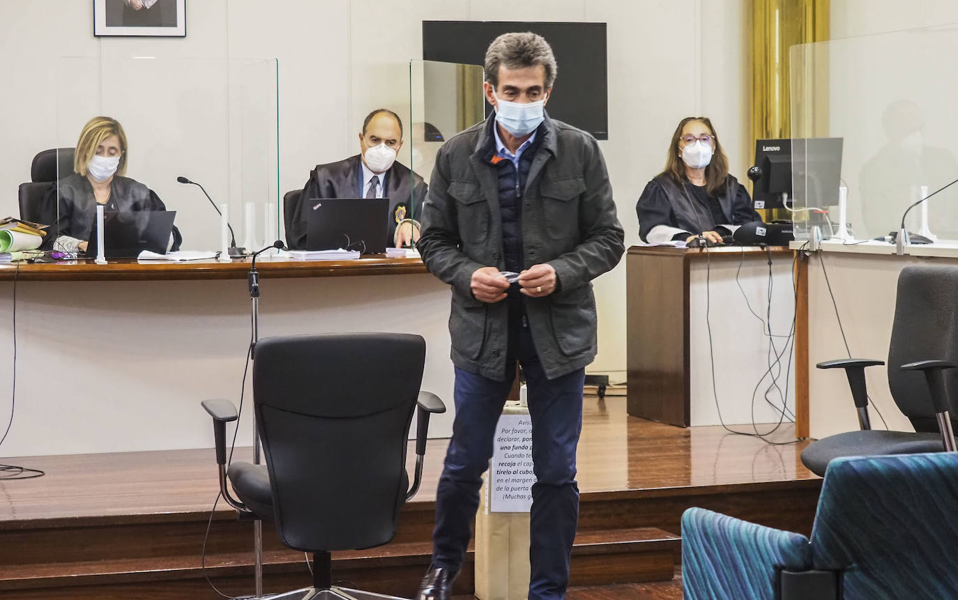 Juicio a Luciano Simón, el 'Rambo' de Turieno, quien tras atrincherarse en su casa y disparar a un guardia civil, huyó al monte en 2018.