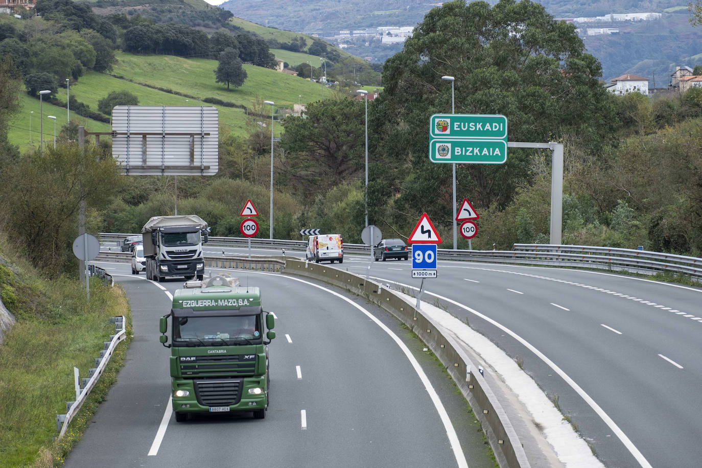 Los vecinos de Castro y la zona oriental de Cantabria sufren el confinamiento del País Vasco decretado el lunes.