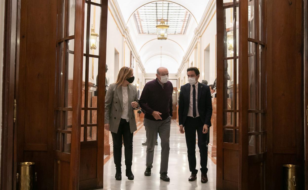 Pacto del PP, PSOE y PRC y Podemos en Madrid para reclamar al Ministerio el bitrasvase del Ebro