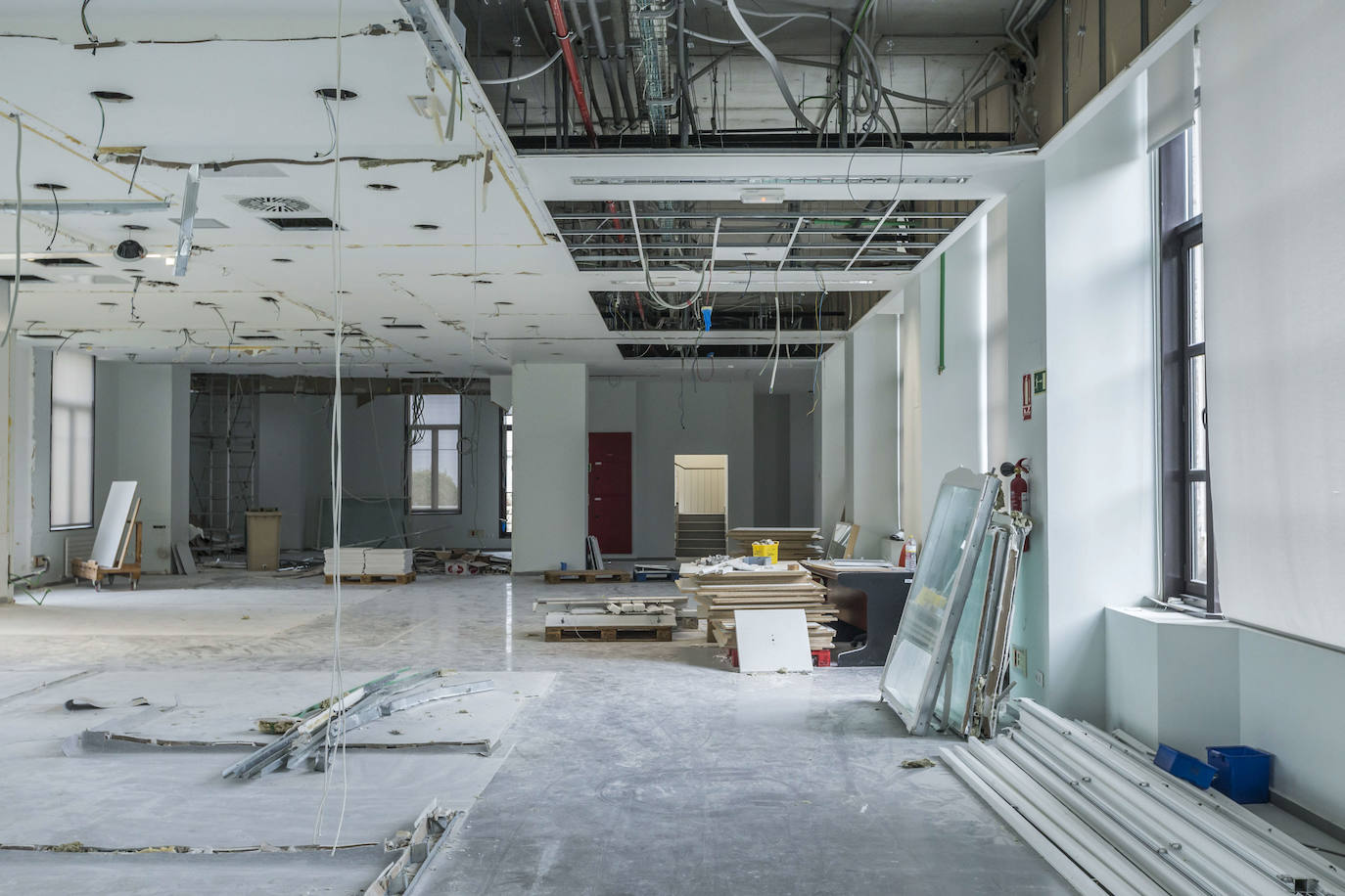 La nueva UCI de Valdecilla para pacientes covid, que ahora está en obras, tendrá 18 puestos y la previsión es tenerla operativa en diciembre.