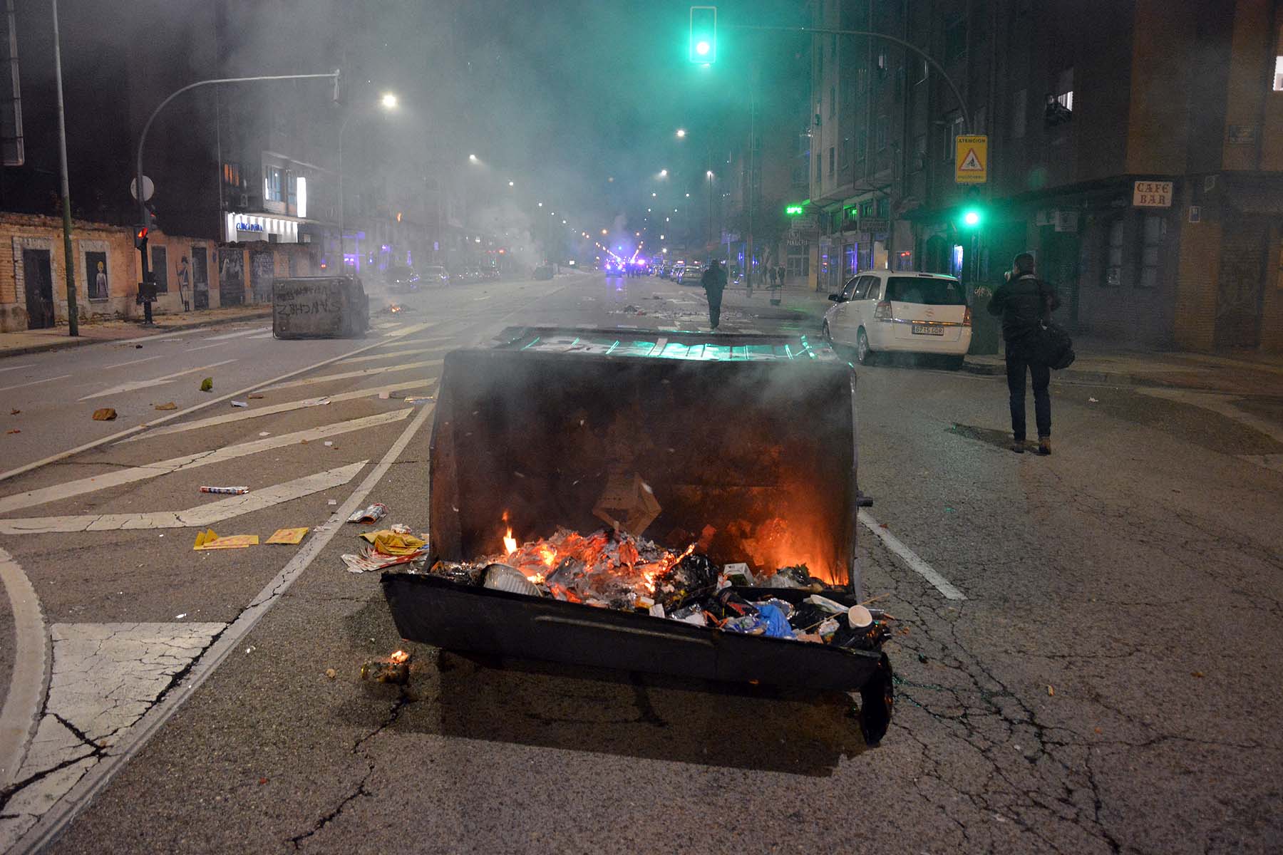 Fotos: La concentración contra las medidas anticovid acaba en batalla campal en Gamonal