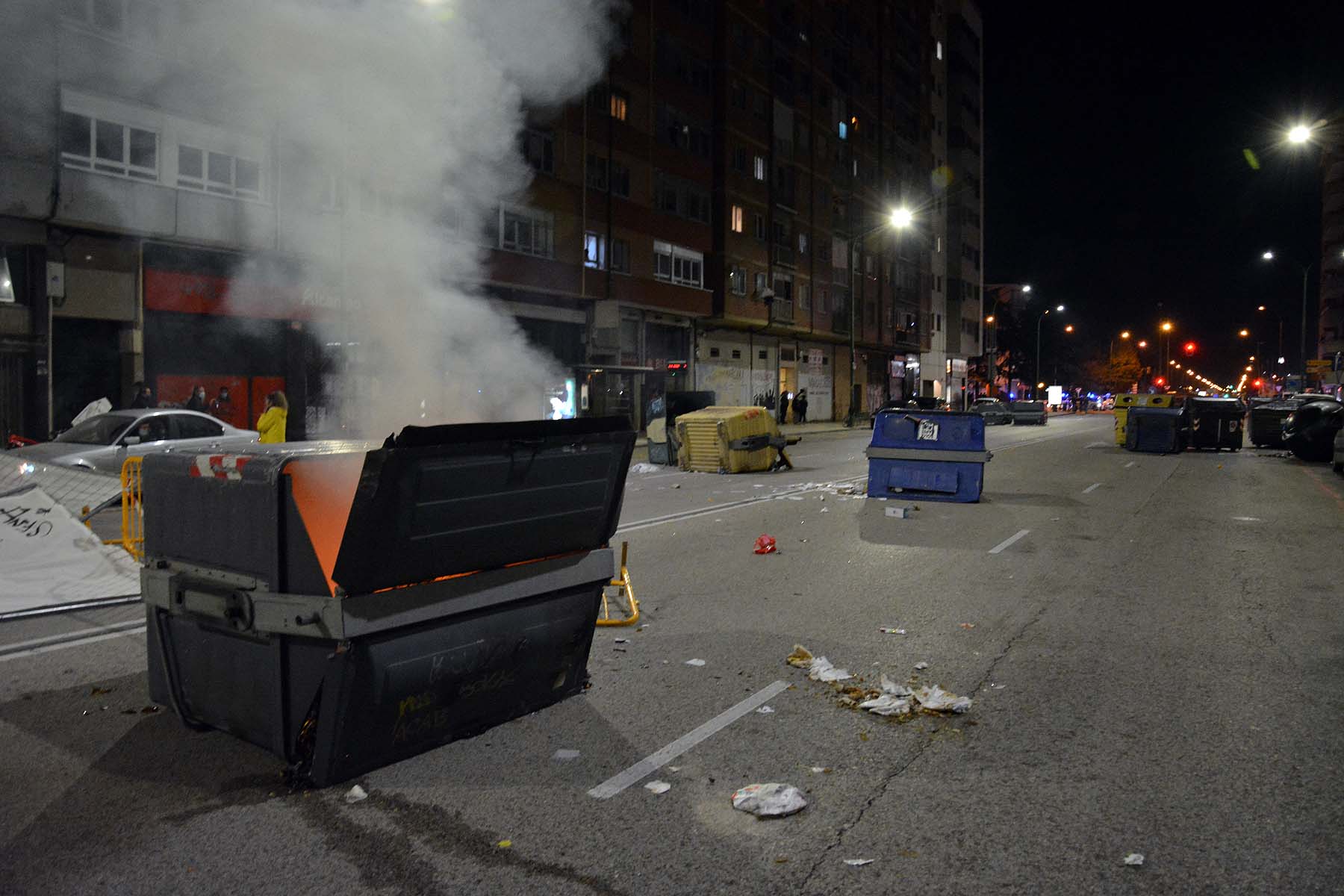 Fotos: La concentración contra las medidas anticovid acaba en batalla campal en Gamonal