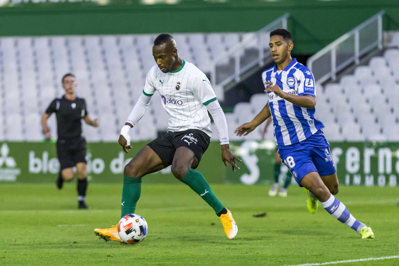 Fotos: Las mejores imágenes del Racing-Alavés B