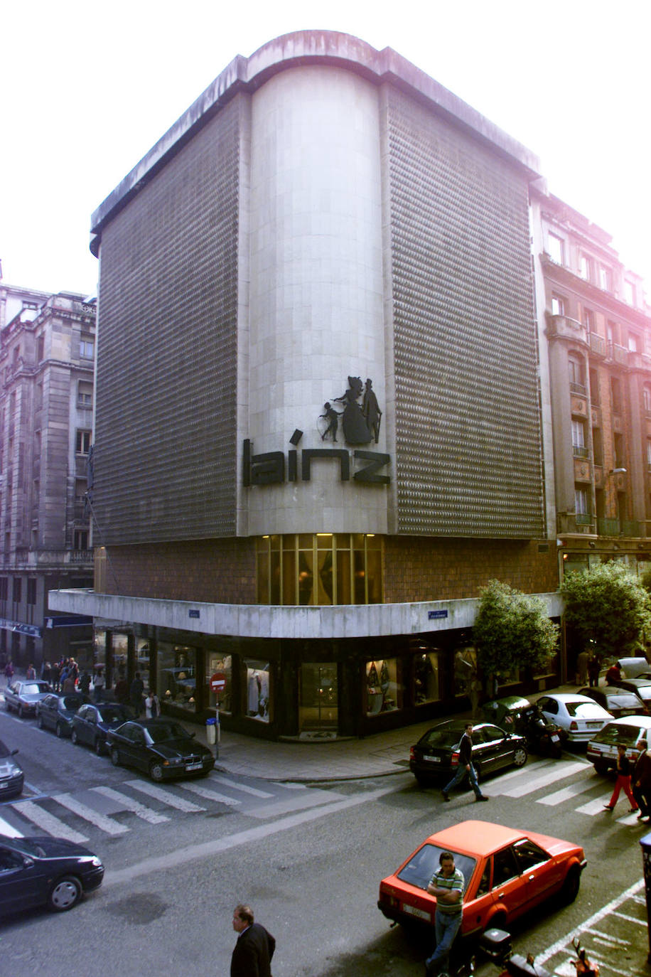 16/05/2000. Edificio del comercio Lainz