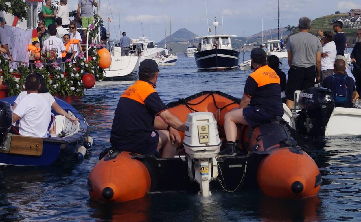 El equipo de Protección Civil de Castro durante un servicio. 
