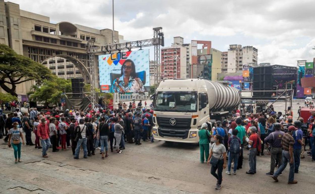 Un acto del partido oficialista en Caracas, durante el inicio de la campaña electoral con pocas medidas de seguridad frente al coronavirus.