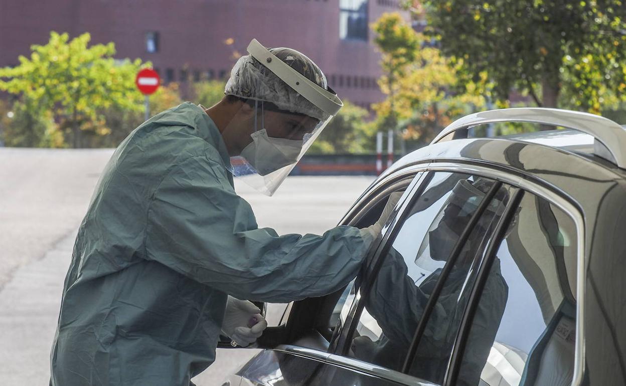 Cuatro muertos más por covid en Cantabria mientras la UCI supera ya el 20% de ocupación