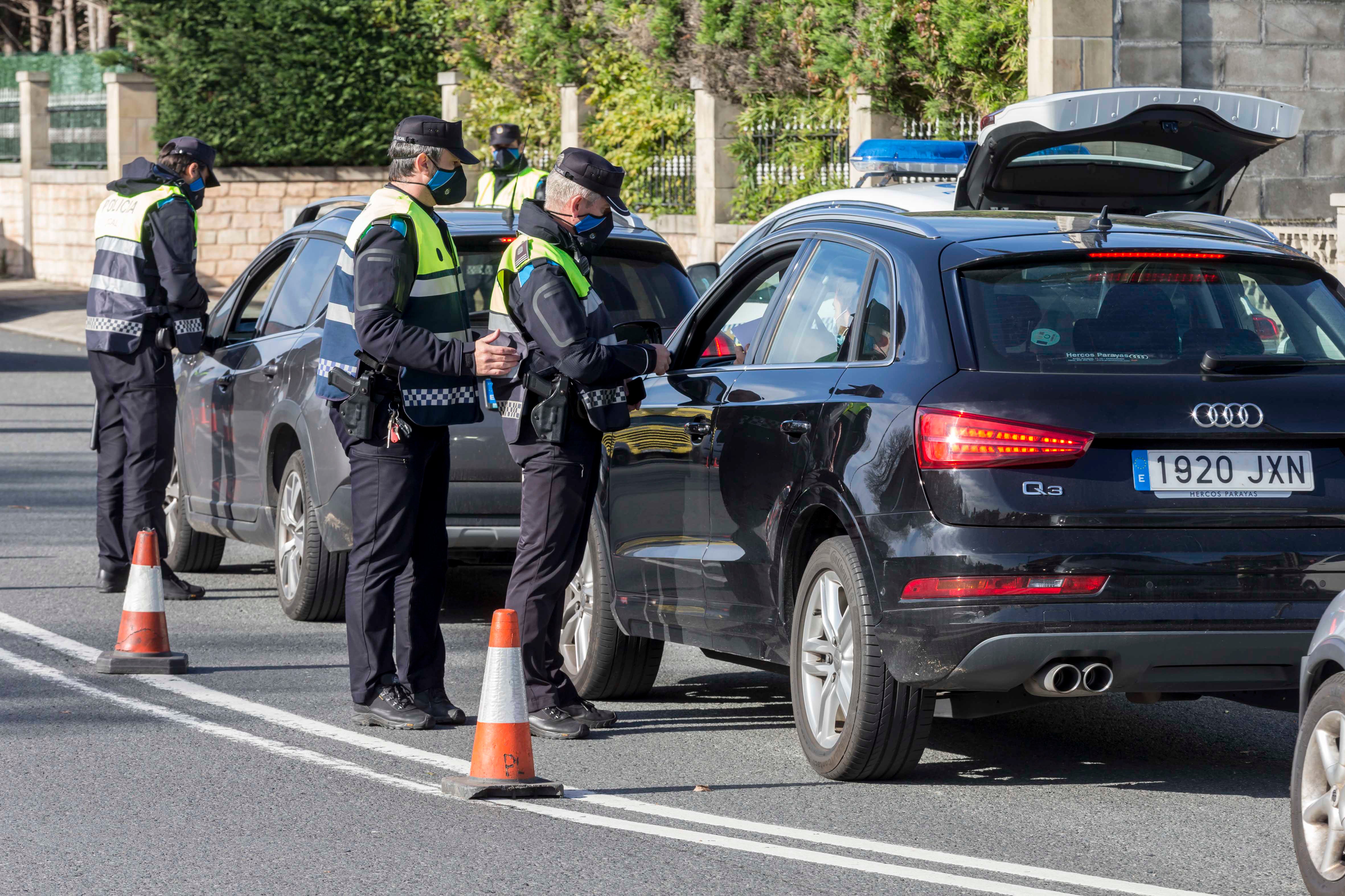 La Policía Nacional y la Policía Local de Santander controlan los accesos a la capital.