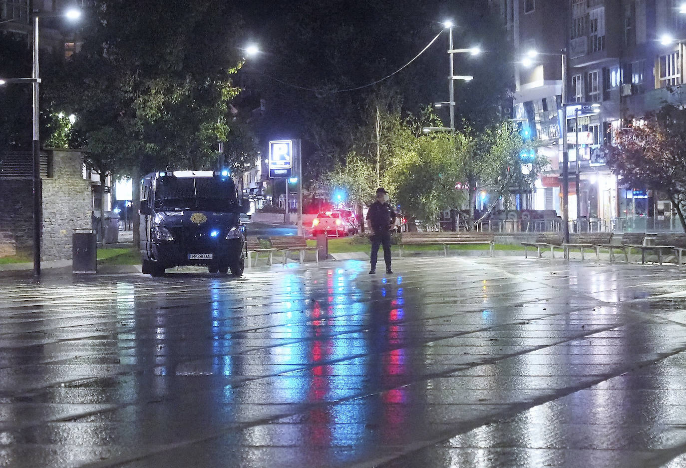 La noche del viernes y la madrugada de este sábado ha transcurrido sin incidentes en Santander.