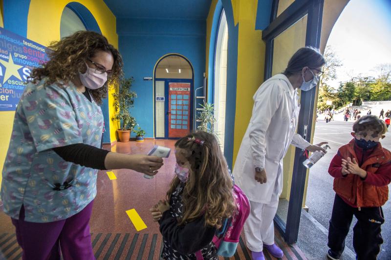 Fotos: Vuelta al colegio tras el caos del calendario escolar