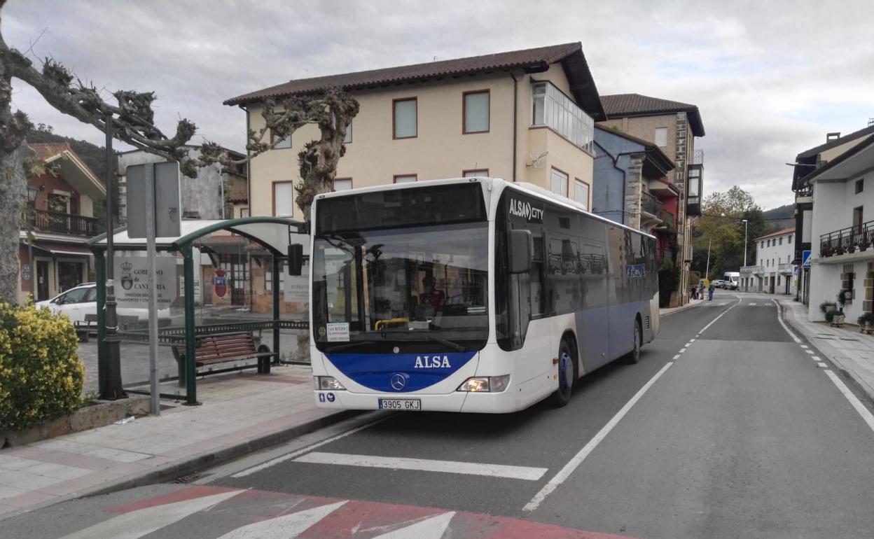 Disminuyen los trayectos de autobús en Guriezo por la evolución de la pandemia