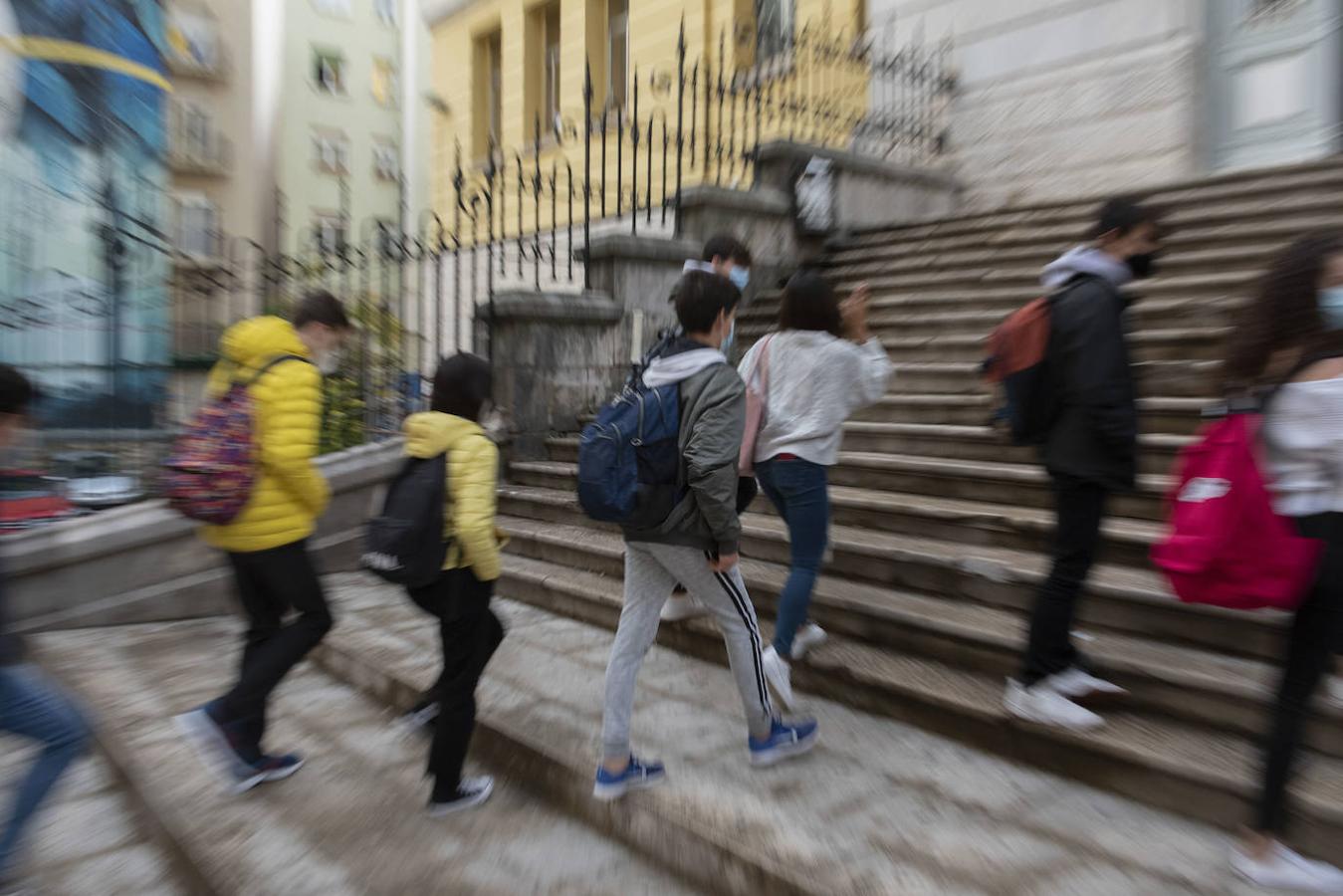 Apenas un 13% de docentes han secundado la huelga, porcentaje que los sindicatos elevan por encima del 25%