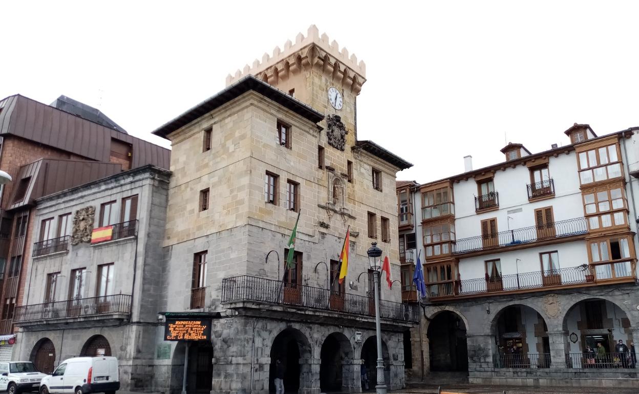 Fachada del Ayuntamiento castreño.