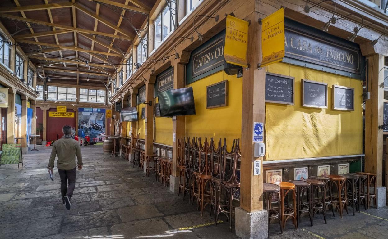 Locales del Mercado del Este en Santander, cerrados tras las restricciones de la semana pasada de Sanidad.