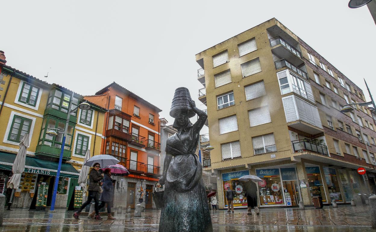 La Plaza del Peralvillo es una de las zonas de la villa con más vida social y comercial. 