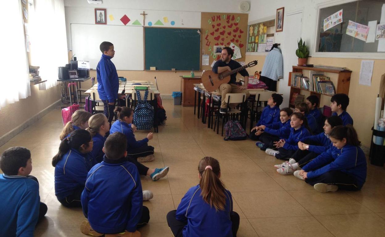 Imagen de archivo de un colegio concertado santanderino.