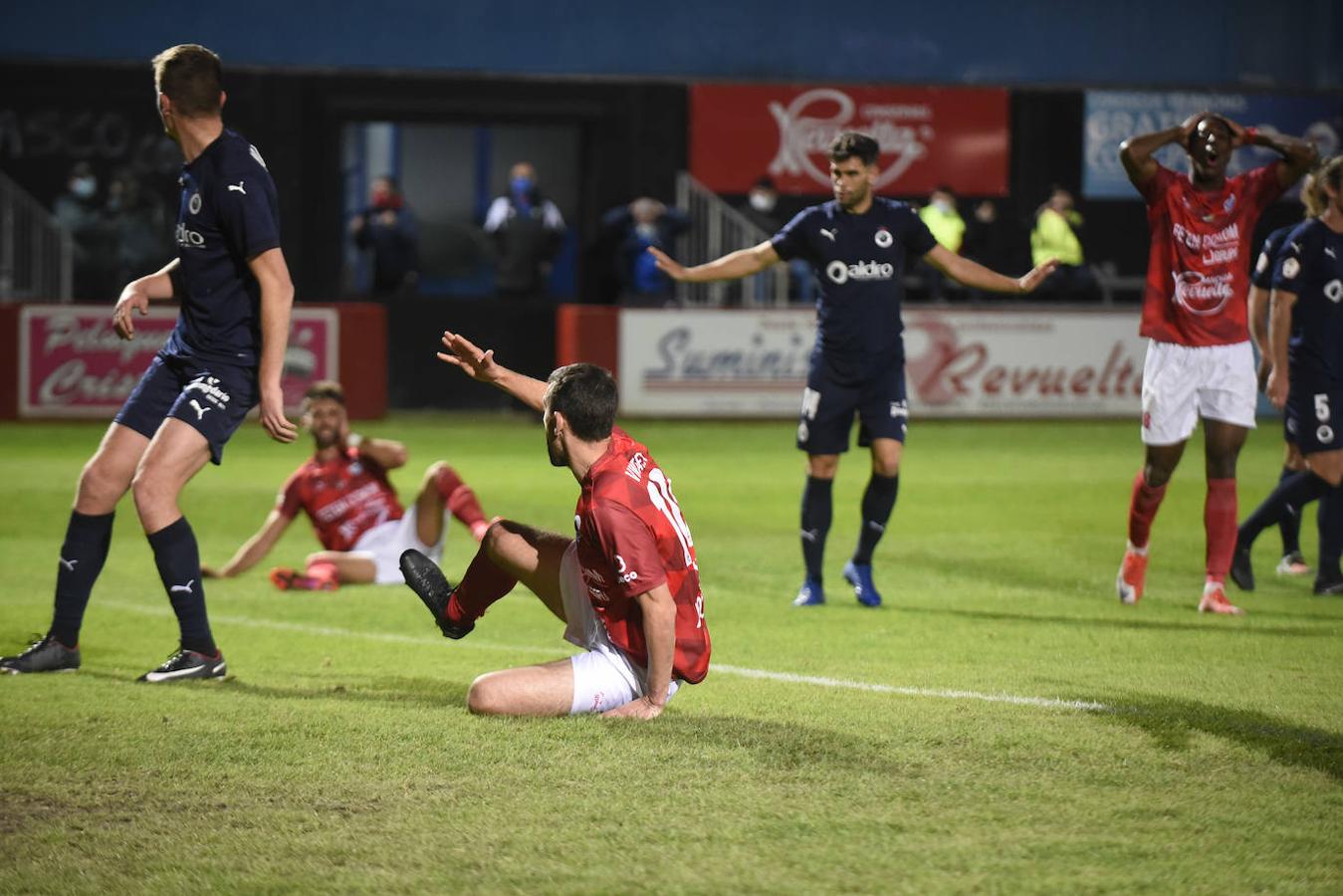 El partido entre el Laredo y el Racing en San Lorenzo terminó con empate sin goles