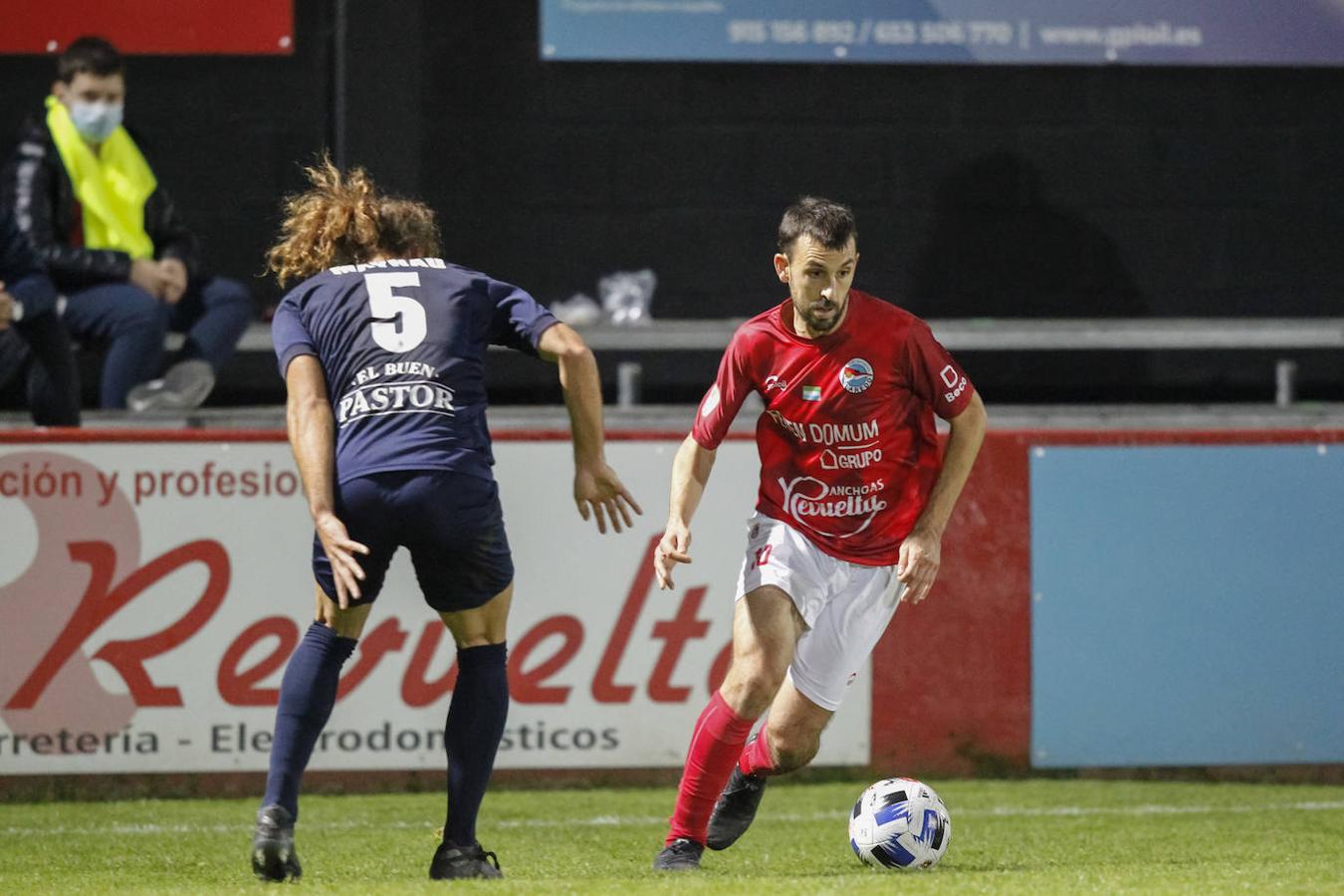 El partido entre el Laredo y el Racing en San Lorenzo terminó con empate sin goles