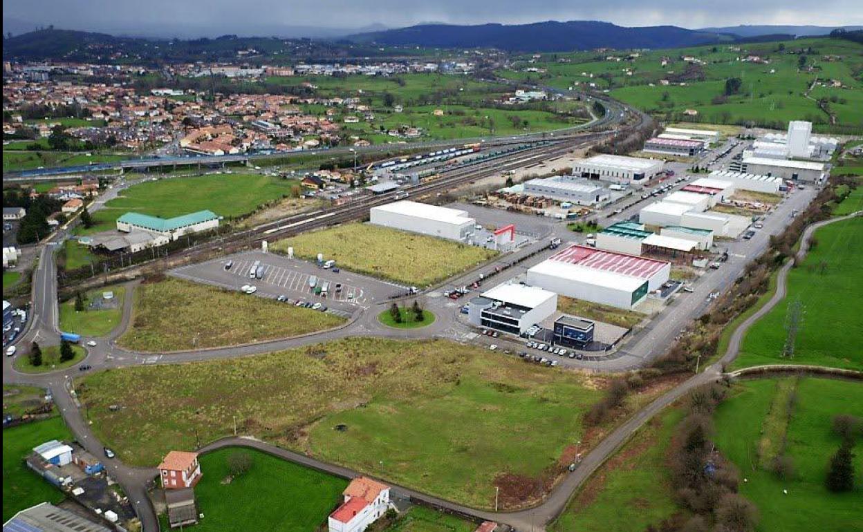 Vista del polígono industrial de Tanos-Viérnoles.