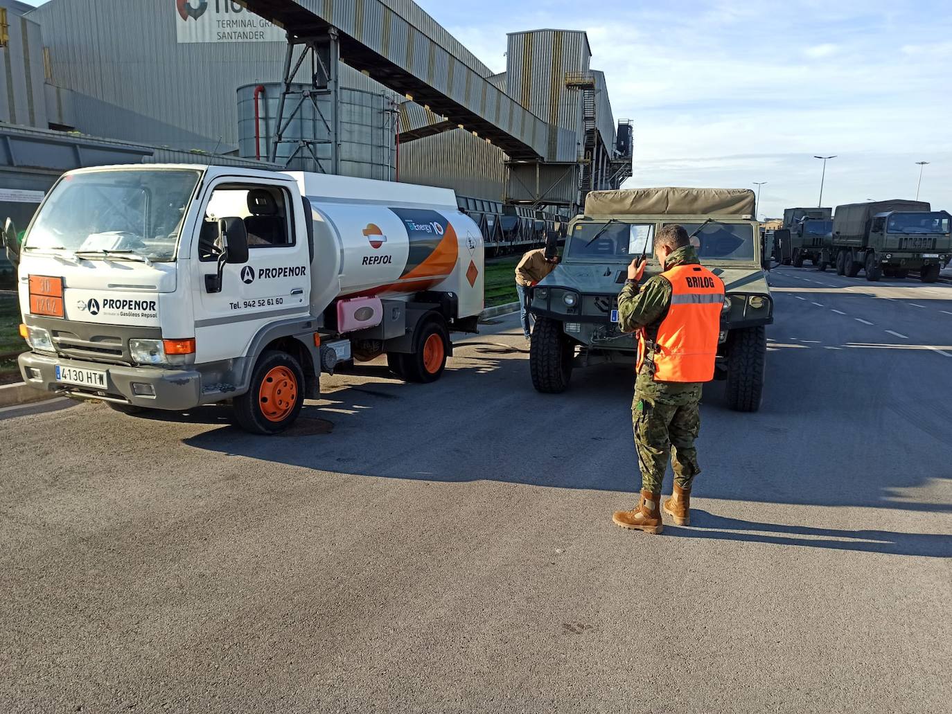 La Fuerza Logística Operativa del Ejército de Tierra dirigió y coordinó las labores logísticas relativas al desembarque de los 62 vehículos y 19 contenedores transportados en el barco Ro-Ro Passenger 'Gute', que venía de Lituania de participar en unos ejercicios de la OTAN.