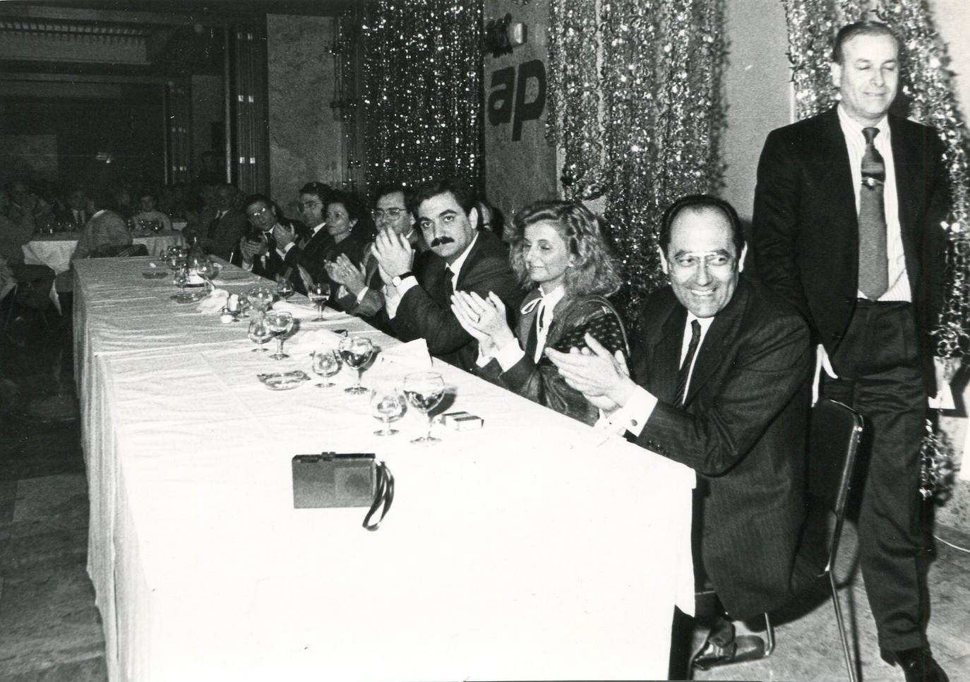 1989. Juan Hormaechea Cazón durante un congreso de Alianza Popular (AP).