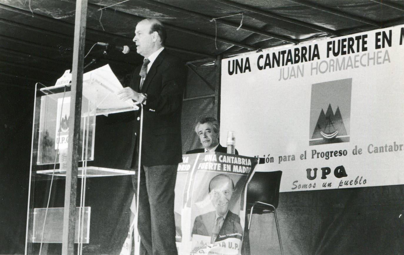 1993. Juan Hormaechea Cazón, durante la campaña electoral de UPCA.