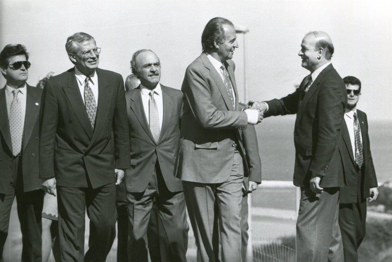 1995. Juan Hormaechea junto a Juan Carlos de Borbón durante la inauguración Autovía Cantábrico. 