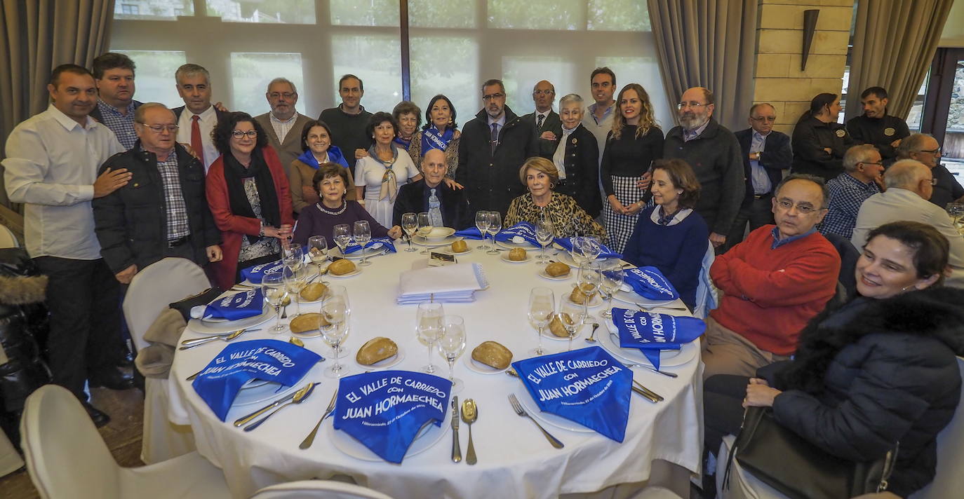 2018. Homenaje al expresidente de Cantabria, Juan Hormaechea, en el Palacio de Soñanes de Villacarriedo.