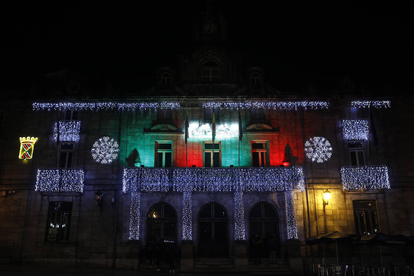 Las luces de Navidad iluminan Torrelavega