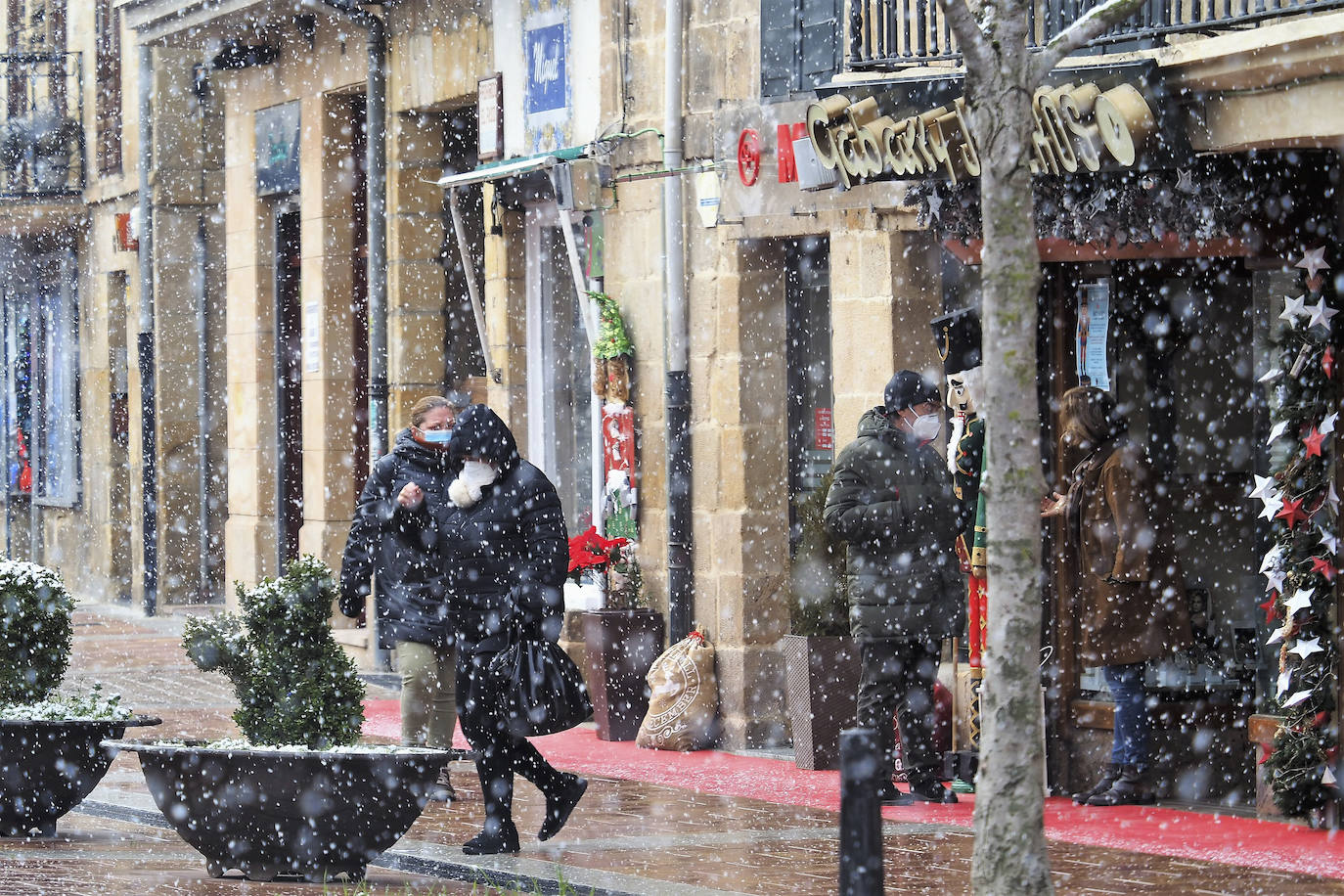 Fotos: La nieve cubre Campoo