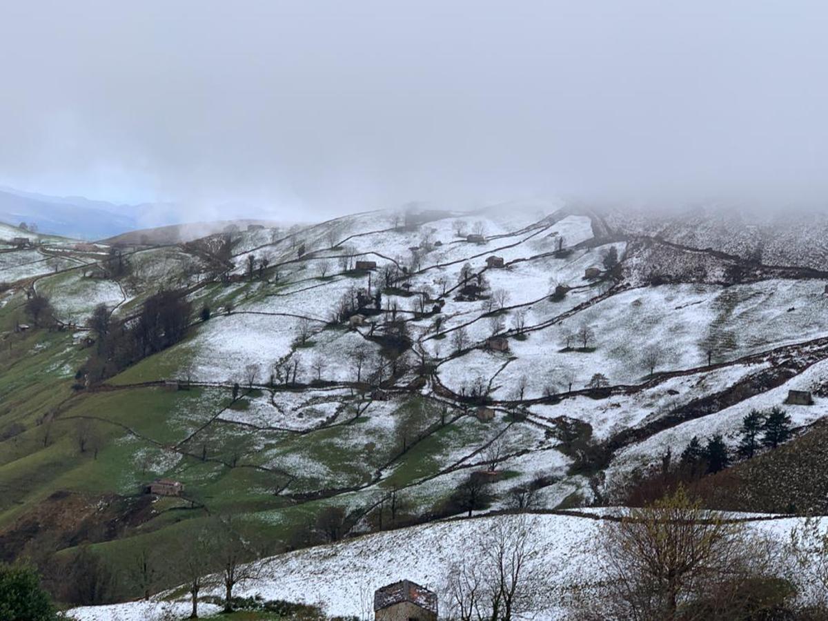 Fotos: &#039;Dora&#039; trae viento, lluvia y nieve a Cantabria