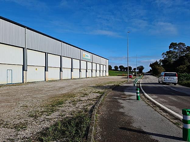 Una vista de la nave y la zona donde se instalará la empresa. 