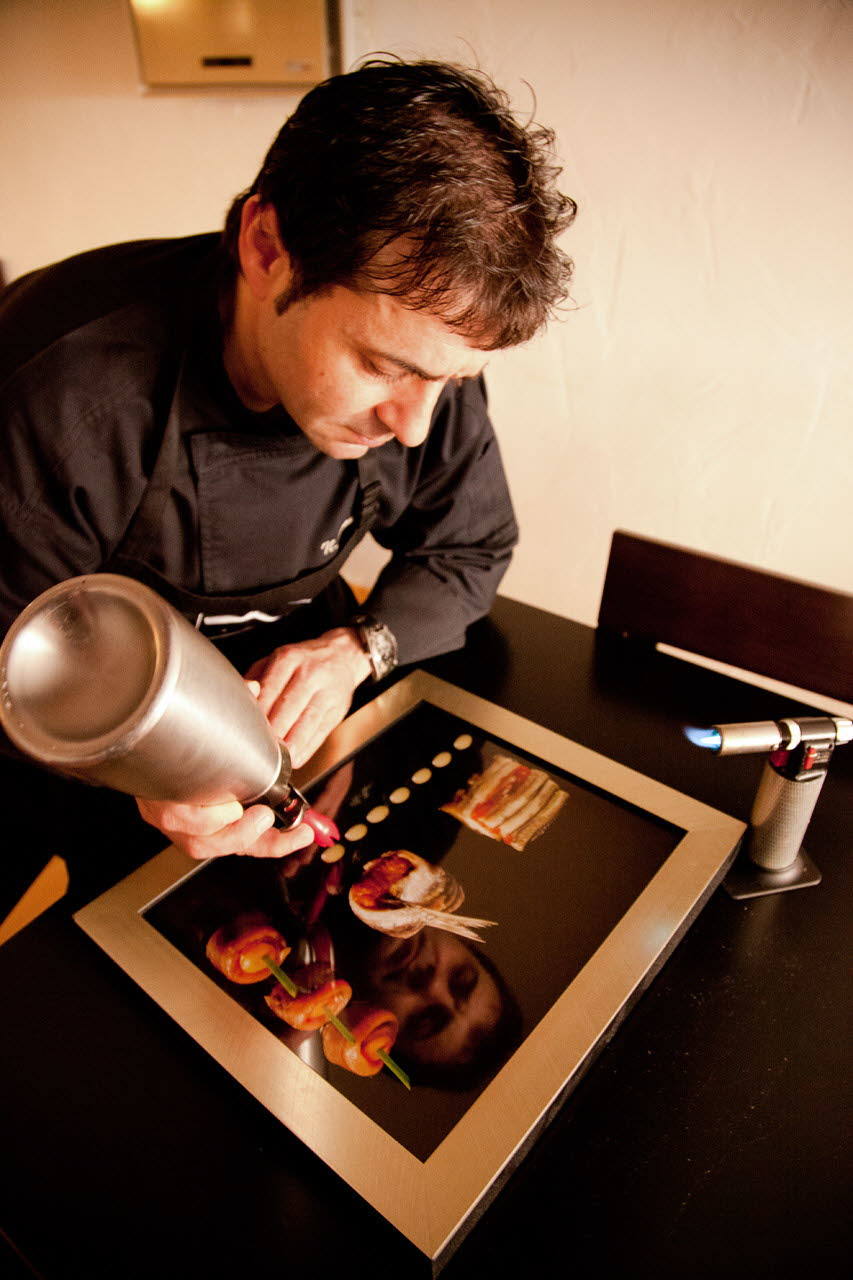 Basurto elaborando un plato en 2011.