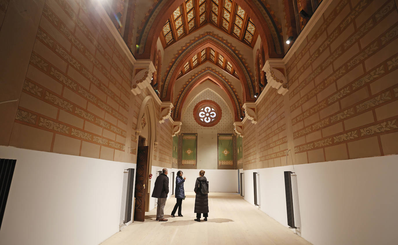 El edificio avanza en la rehabilitación de sus espacios. En primavera la Iglesia verá culminada su restauración y comenzará el refuerzo del claustro oeste 