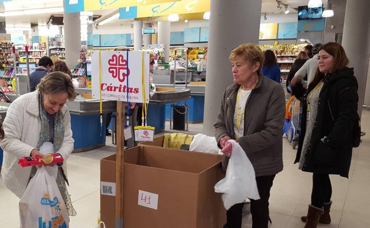 Recogida de alimentos de Caritas en Los Corrales