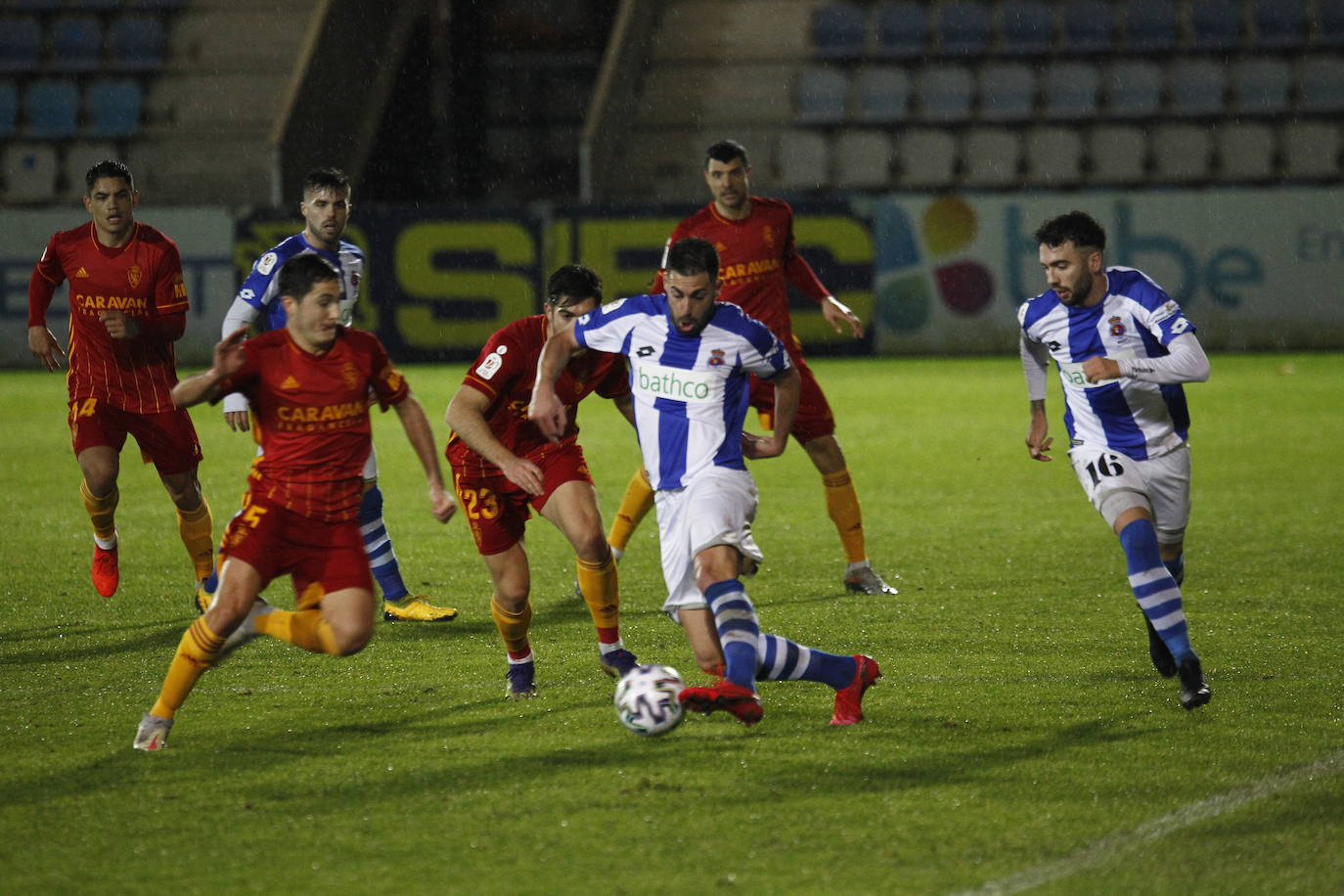 La Gimnástica perdió ante el Zaragoza en un partido en el que el público volvió al Malecón