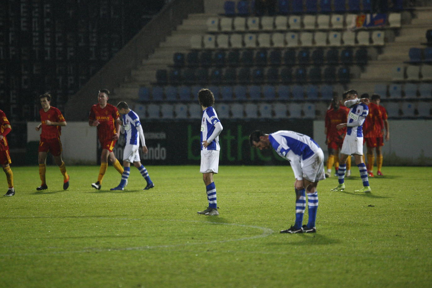 La Gimnástica perdió ante el Zaragoza en un partido en el que el público volvió al Malecón