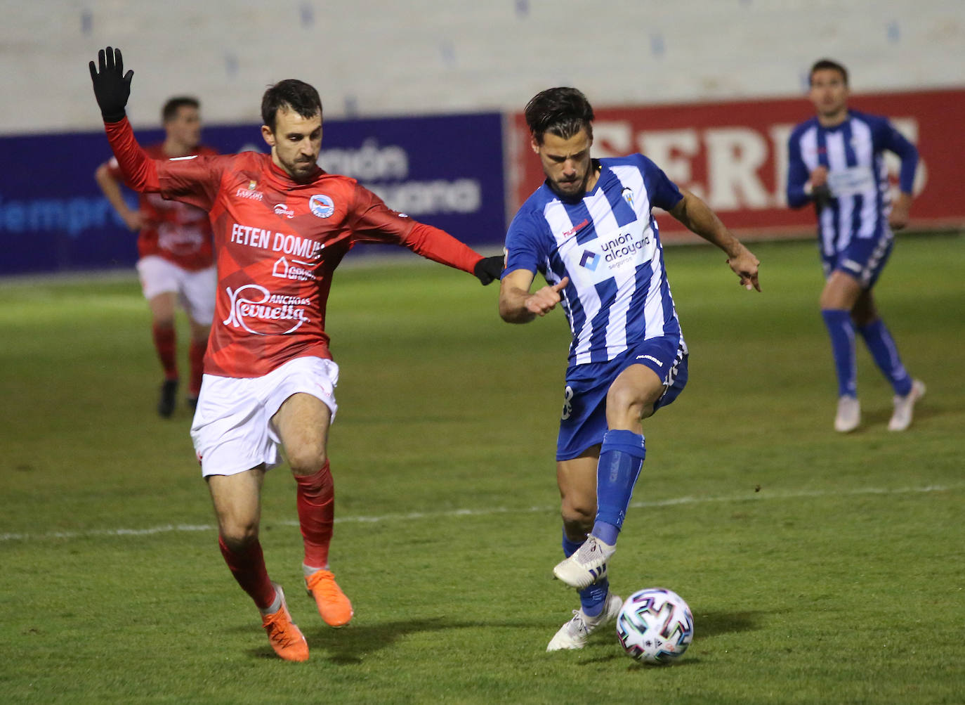 El Laredo se despidió del sueño de la Copa del Rey tras caer por 4-1 ante el Alcoyano en la eliminatoria de primera ronda, disputada en el estadio de El Collao