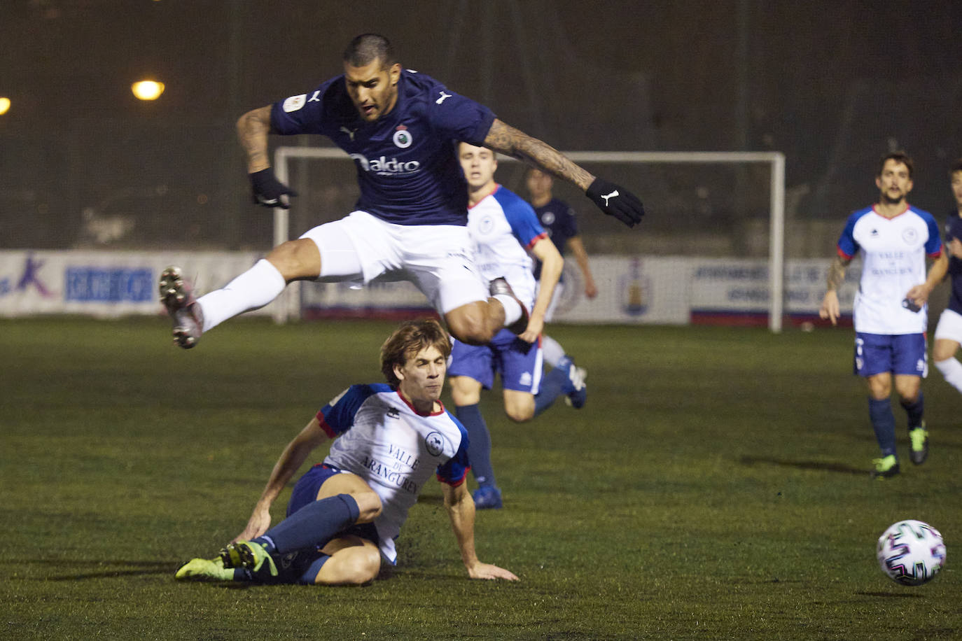 Pésimo partido en el que los verdiblancos apenas han pisado campo rival y no han dispuesto de ocasiones de gol.