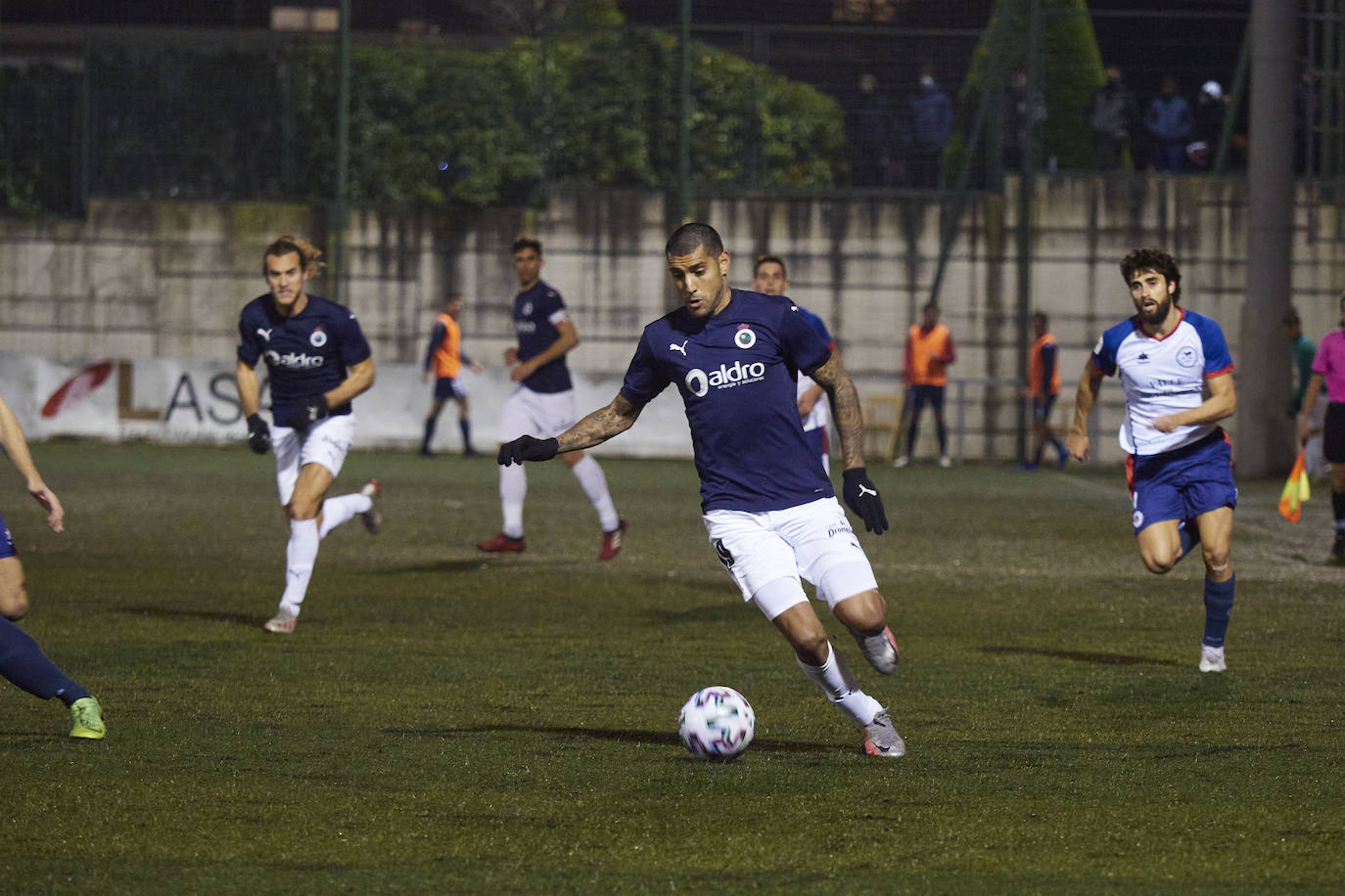 Pésimo partido en el que los verdiblancos apenas han pisado campo rival y no han dispuesto de ocasiones de gol.