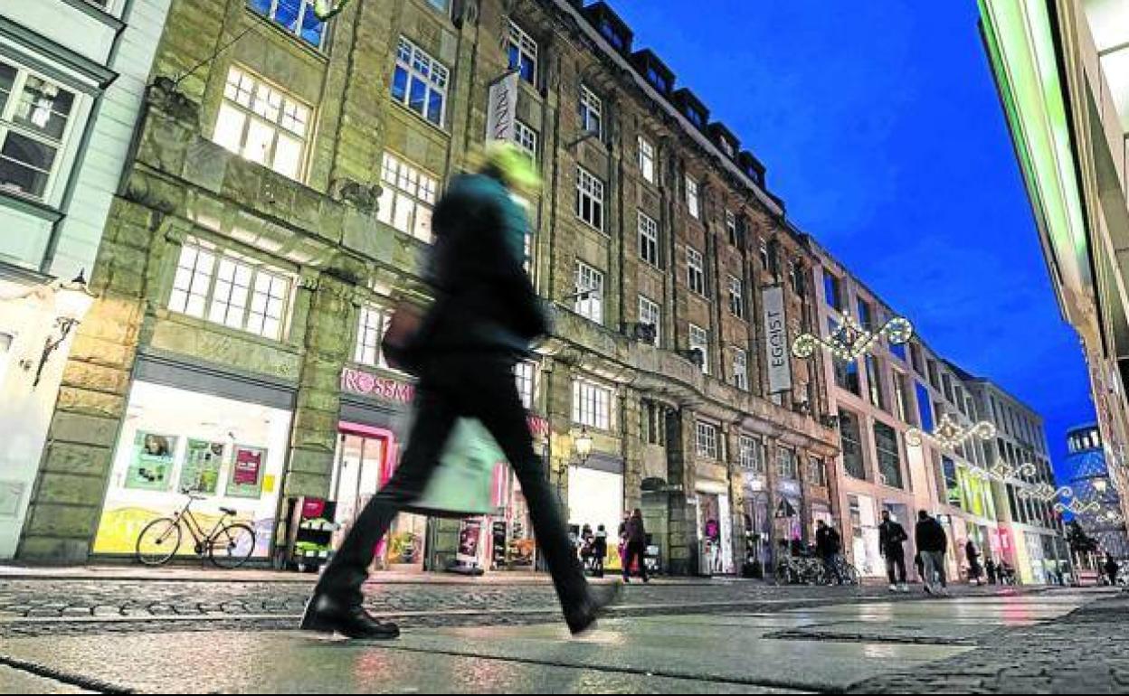 Imagen de una calle desierta del centro de la ciudad germana de Leipzig. 