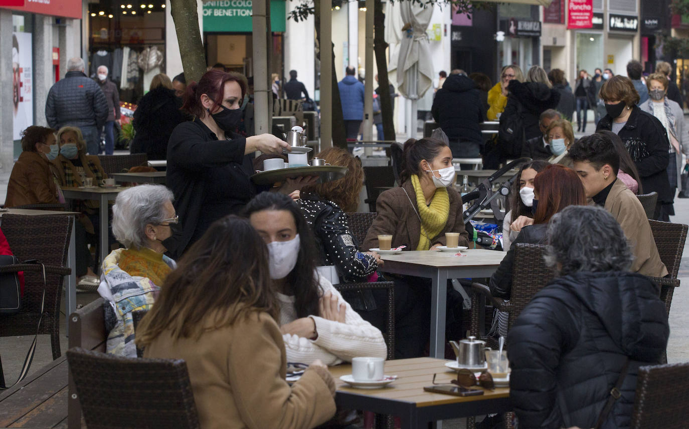 La Navidad está a la vuelta de la esquina y mucha gente aprovecha estos días para realizar compras y quedar en terrazas