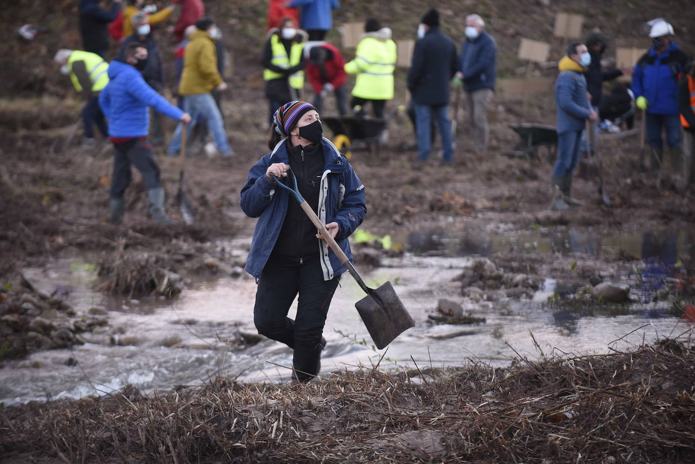 Cerca de 200 personas se han concentrado esta tarde para recordar unas inundaciones que dejaron importantes daños en viviendas y garajes de las localidades de Reinosa y Matamorosa.