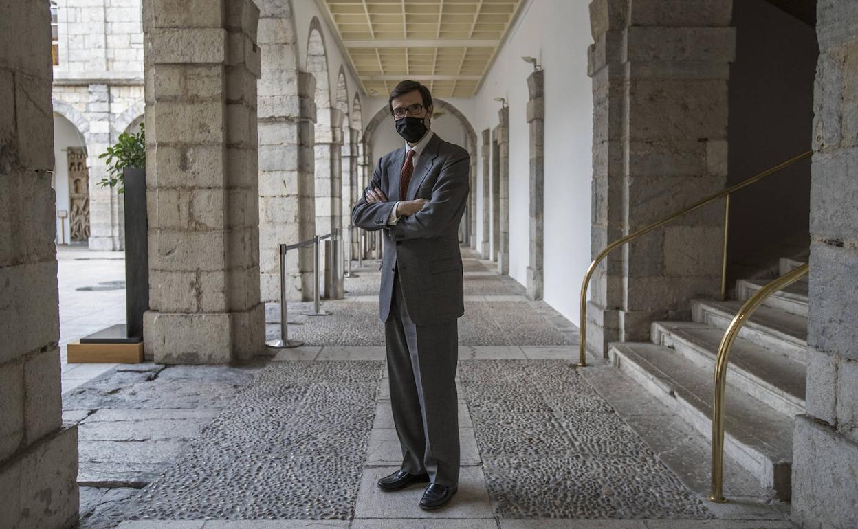 Juan González-Barba, este pasado miércoles, en el Parlamento regional. a