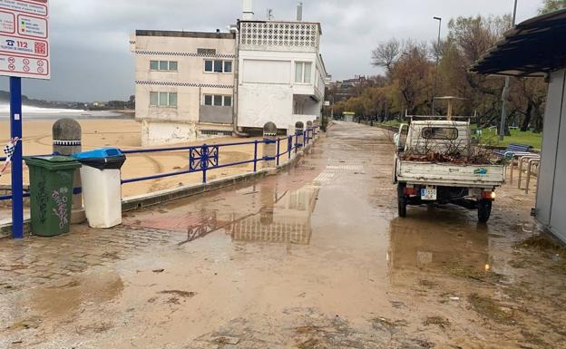 Imagen. Imágenes de esta mañana en El Sardinero.