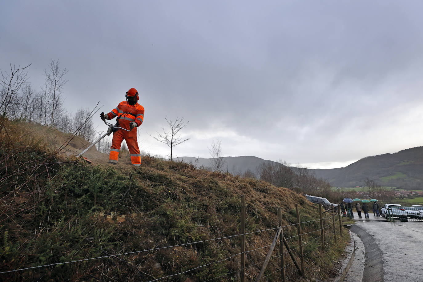 La Consejería de Desarrollo Rural reconoce la labor de los bomberos forestales, «que realizan tareas muy diversas»