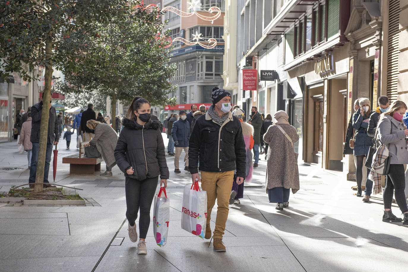 Fotos: Los cantabros apuran sus compras de Reyes