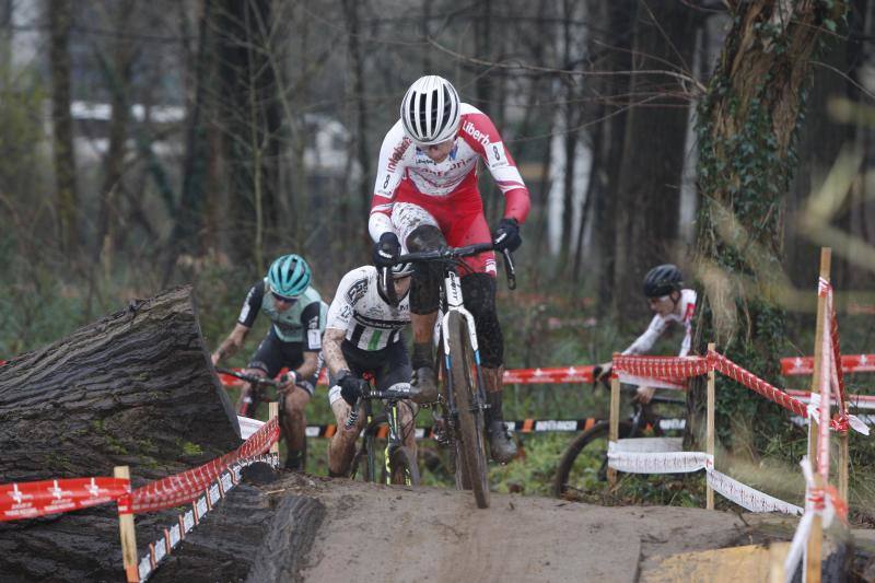 El cántabro Gonzalo Inguanzo (Teika) se quedó fuera del podio en la prueba para la categoría sub-23 del Campeonato de España que se celebra en el circuito de El Patatal, en Torrelavega.